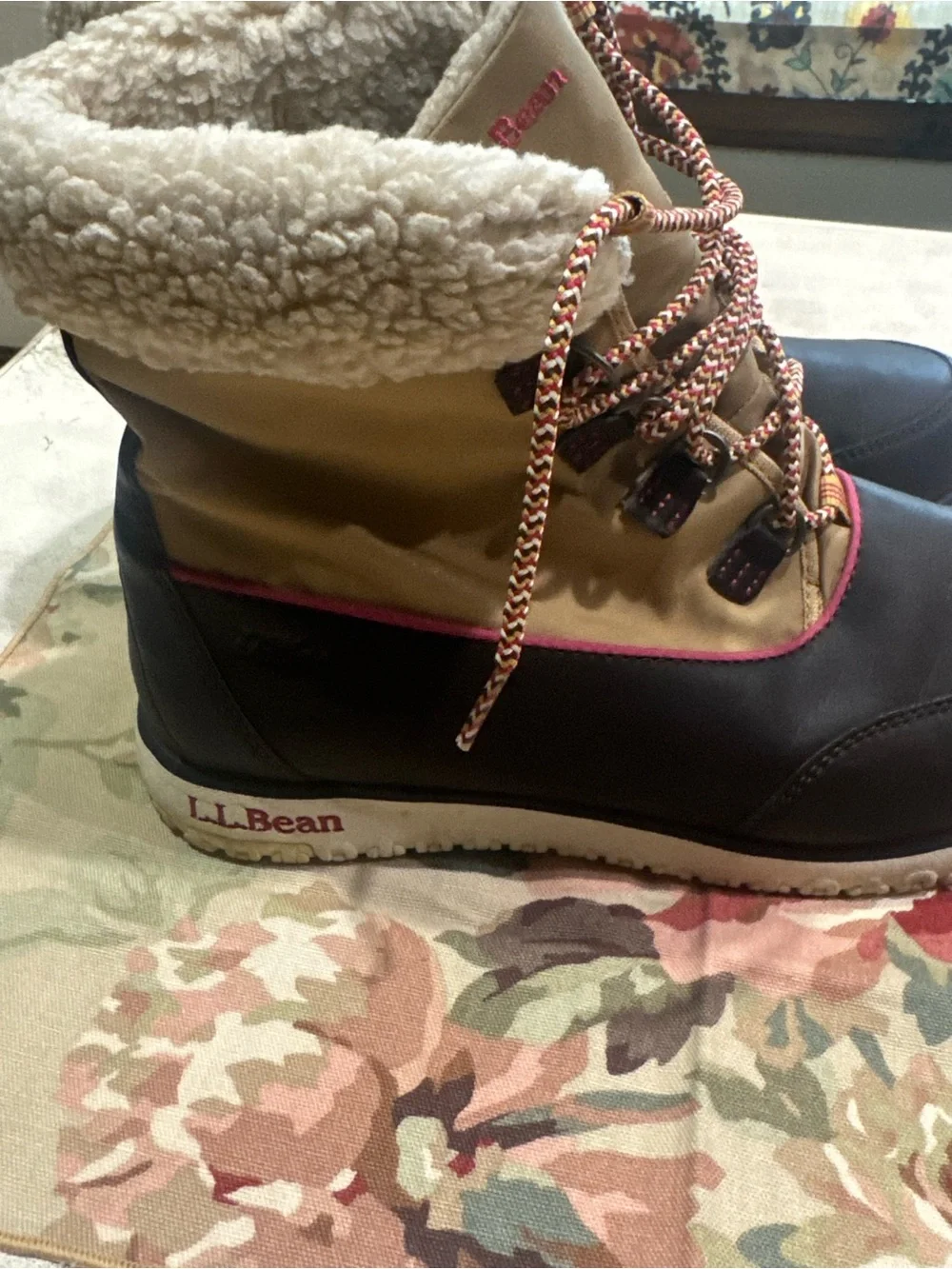 L.L. Bean Women's Boots Size 10 Brown and Tan Winter Lace-Up Boots Pink Trim